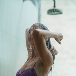 So wählen Sie das richtige Duschgel nach der Sonne im Sommer