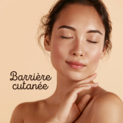 Femme à la peau éclatante avec une barrière cutanée saine – Hydratation, protection et soins pour renforcer la barrière cutanée.