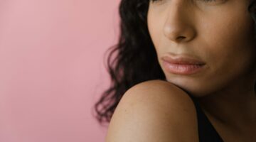 Comment choisir mon fond de teint en fonction de sa carnation ?