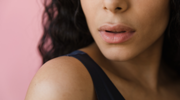 How can the lip contour be rejuvenated?