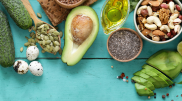 Alimentation et ménopause : Guide diététique complet